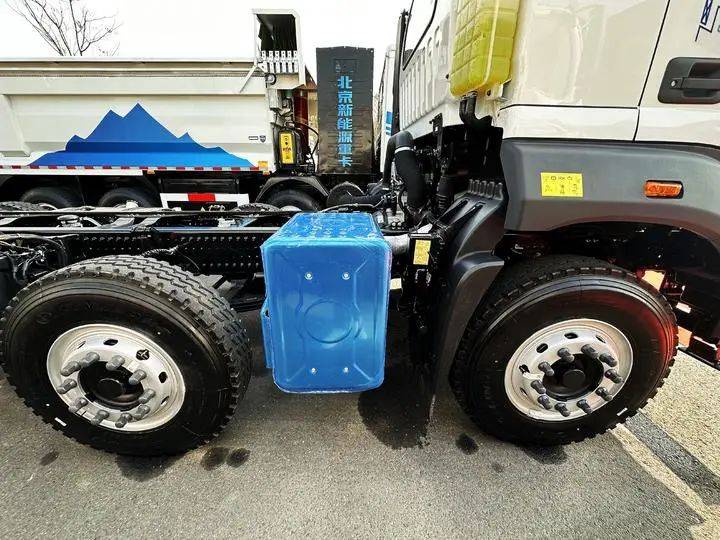 北京奋斗8×4搅拌车自动挡、14方大空间助力商混运输高效创富！(图6)