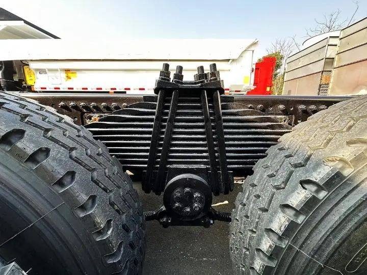 北京奋斗8×4搅拌车自动挡、14方大空间助力商混运输高效创富！(图7)
