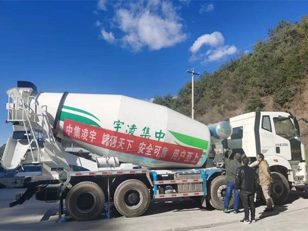 “罐”军品质载誉前行国六法规版搅拌车巡展西南