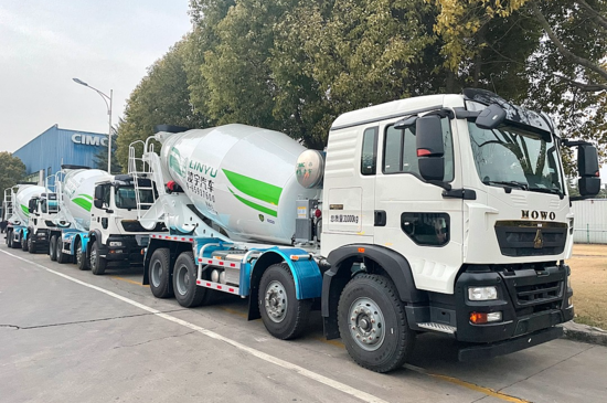 新年奋战开门红！凌宇搅拌车“火力全开”奔向天府之国(图1)