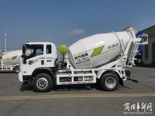 原创新农村建设如火如荼！迈威V42风靡小方量水泥搅拌车市场(图4)