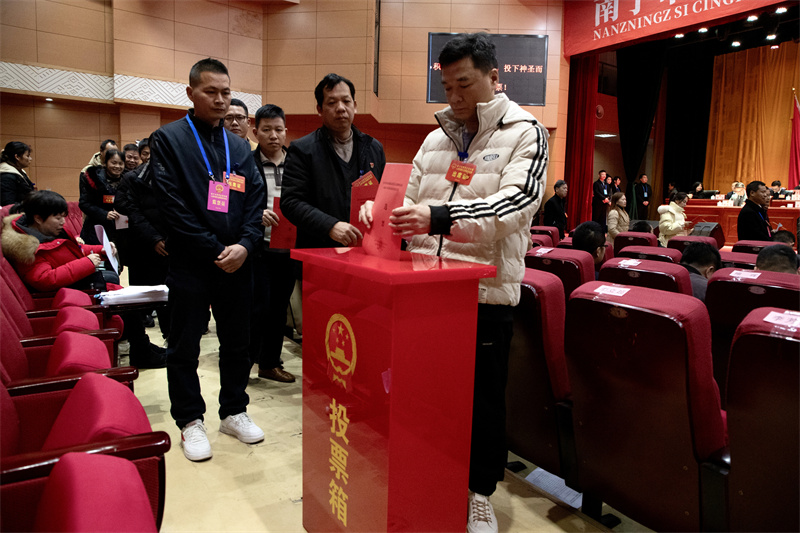 “臭水塘”蝶变美丽“生态塘”南宁人大推动民生实事“落地有声”