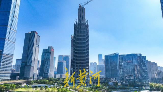 CBD第四高钢架“外衣”向顶层冲刺