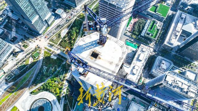 CBD第四高钢架“外衣”向顶层冲刺(图3)