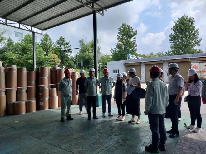 汉中市对土壤污染重点监管单位开展隐患排查现场指导帮扶