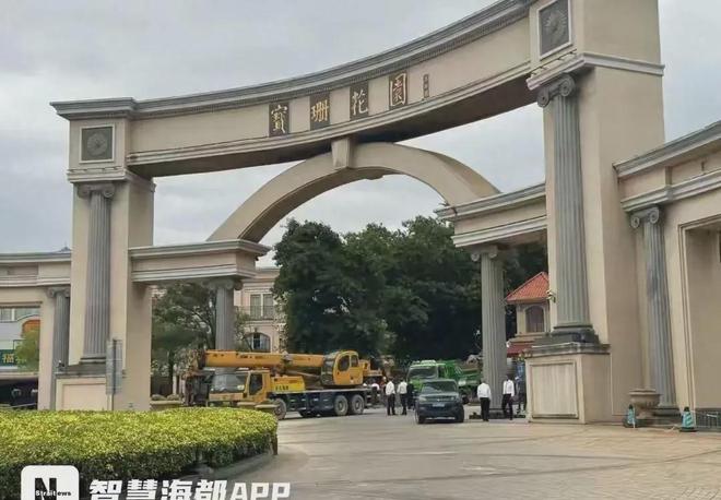 突发！大货车撞岗亭致驾驶员当场身亡现场惨不忍睹！