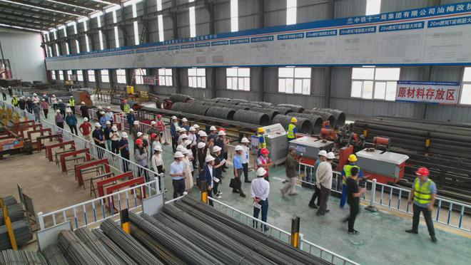 广东山区高速公路改扩建技术研讨暨汕梅高速改扩建现场观摩会召开(图3)