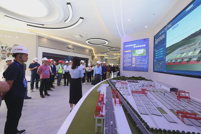 广东山区高速公路改扩建技术研讨暨汕梅高速改扩建现场观摩会召开(图8)