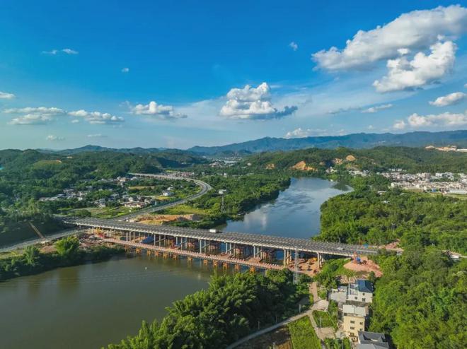 广东山区高速公路改扩建技术研讨暨汕梅高速改扩建现场观摩会召开(图10)