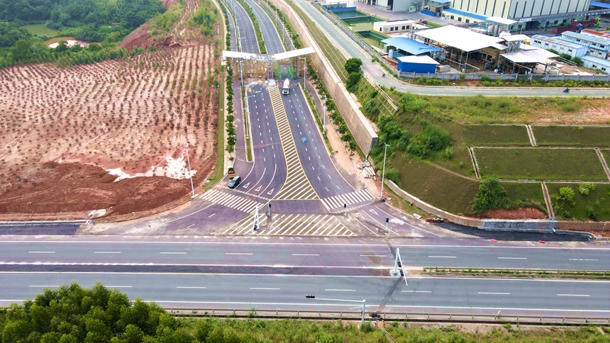 广西“公路通千企”为企业注入澎湃动能(图3)