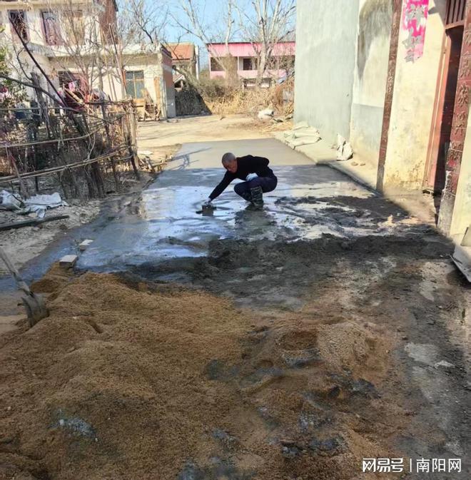 唐河县郭滩镇：“户户通”铺就美丽乡村幸福路(图2)