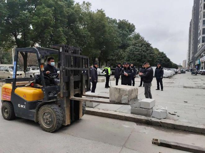 事发黄金大道、仙桃大道、何李路等地拆了！(图2)