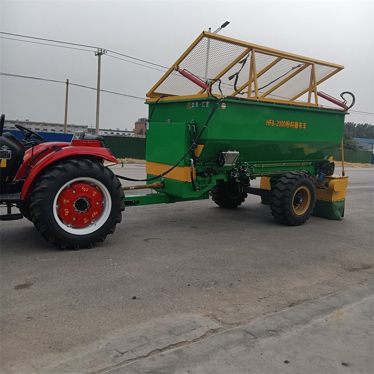 水泥撒布车白灰撒灰机工程灰料撒布车全自动铺灰设备价格、电话、图片(图2)