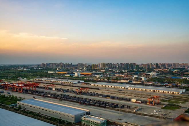 推动重点项目“加速跑”！成都聚焦3个方面出台11条支持措施(图1)