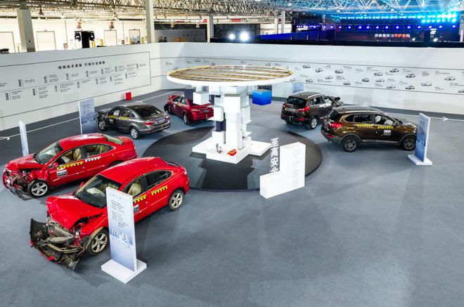 执着到“偏执”才能守住安全底线奇瑞十年老车硬刚碰撞测试(图2)