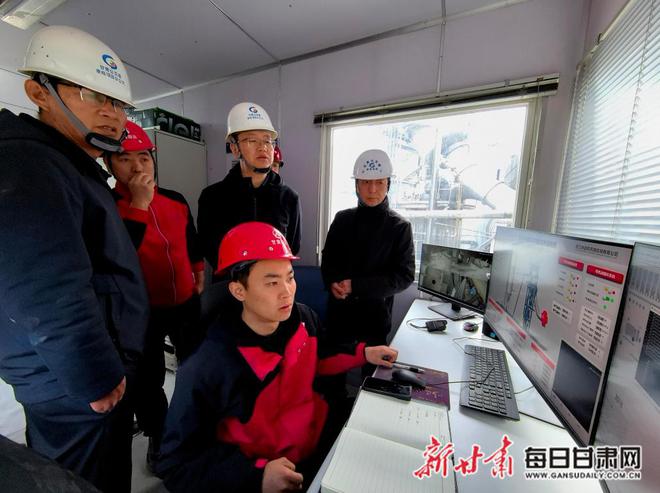 陇南：康略高速沥青下面层首铺成功通车进入倒计时(图2)