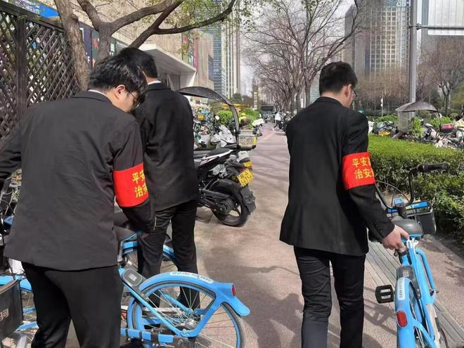 西安高新区城管五大举措规范共享单车停放秩序(图3)