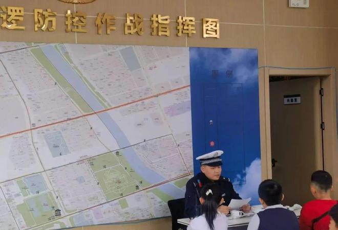 中交四公局第二工程有限公司取得一种房建施工材料运输车专利可减少人力和时间消耗(图1)