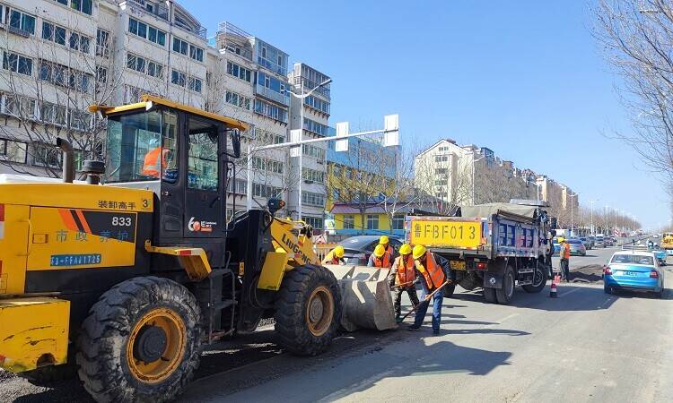 烟台：市政道路首轮热沥青集中养护完工(图1)