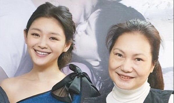 S妈再发声回应大S孩子北京上学称与汪小菲断联(图3)