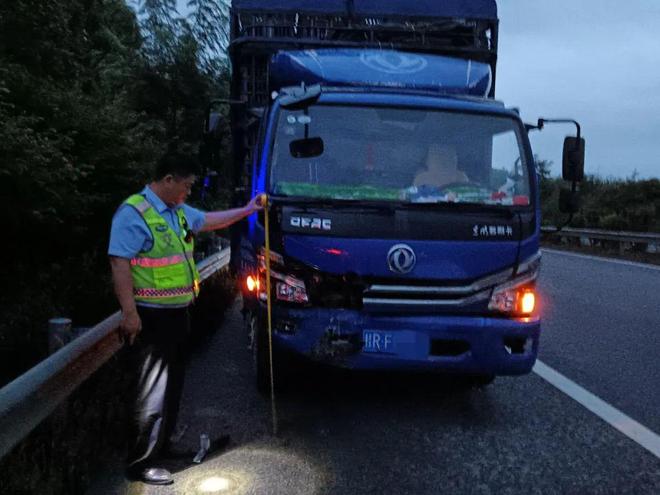 【现场直击】教训！又一疲劳驾驶引发事故！