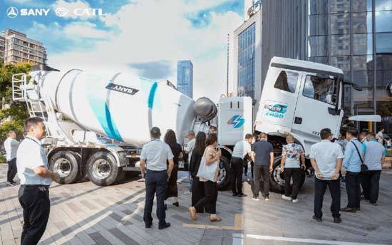 三一×宁德时代！正向研发“砼行”电动搅拌车里程碑式发布(图5)