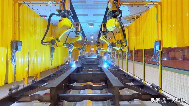 中集车辆上半年营收975亿元纯电动头挂列车加速构建(图2)