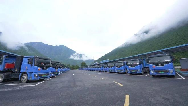 油电同速！新能源重卡冠军领先进入超充时代丨头条