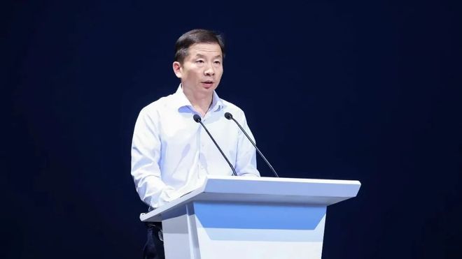 油电同速！新能源重卡冠军领先进入超充时代丨头条(图3)