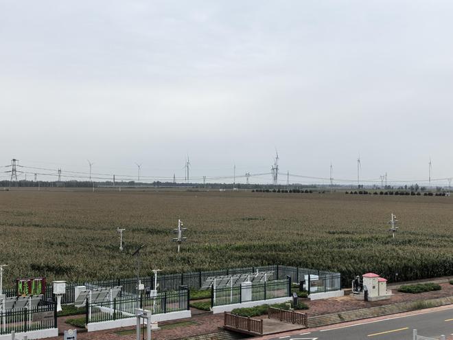 从“一身泥”到“一机控”智慧农业助力秋粮稳产