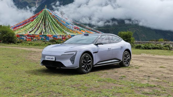 与牛羊过招、穿梭于蜿蜒山路西藏实测华为乾崑智驾ADS4