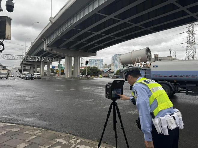 杨浦区开展大型工程车辆交通违法专项整治(图4)