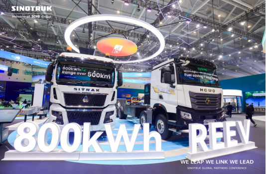 聚力百川拓新程——凝聚全球合作伙伴力量实现全价值链共赢——中国重汽2025年全球合作伙伴大会圆满举办(图4)