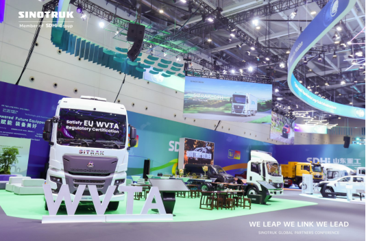 聚力百川拓新程——凝聚全球合作伙伴力量实现全价值链共赢——中国重汽2025年全球合作伙伴大会圆满举办(图5)