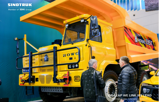 聚力百川拓新程——凝聚全球合作伙伴力量实现全价值链共赢——中国重汽2025年全球合作伙伴大会圆满举办(图8)