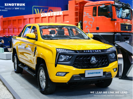 聚力百川拓新程——凝聚全球合作伙伴力量实现全价值链共赢——中国重汽2025年全球合作伙伴大会圆满举办(图9)