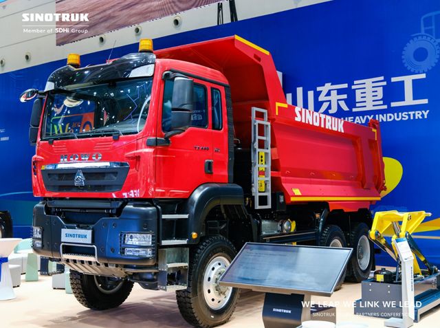 凝聚全球合作伙伴力量实现全价值链共赢——中国重汽2025年全球合作伙伴大会圆满举办(图15)