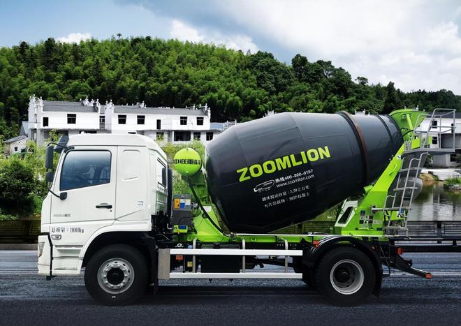 重磅上市！中联重科全新两桥搅拌车专为乡村复杂工况而生