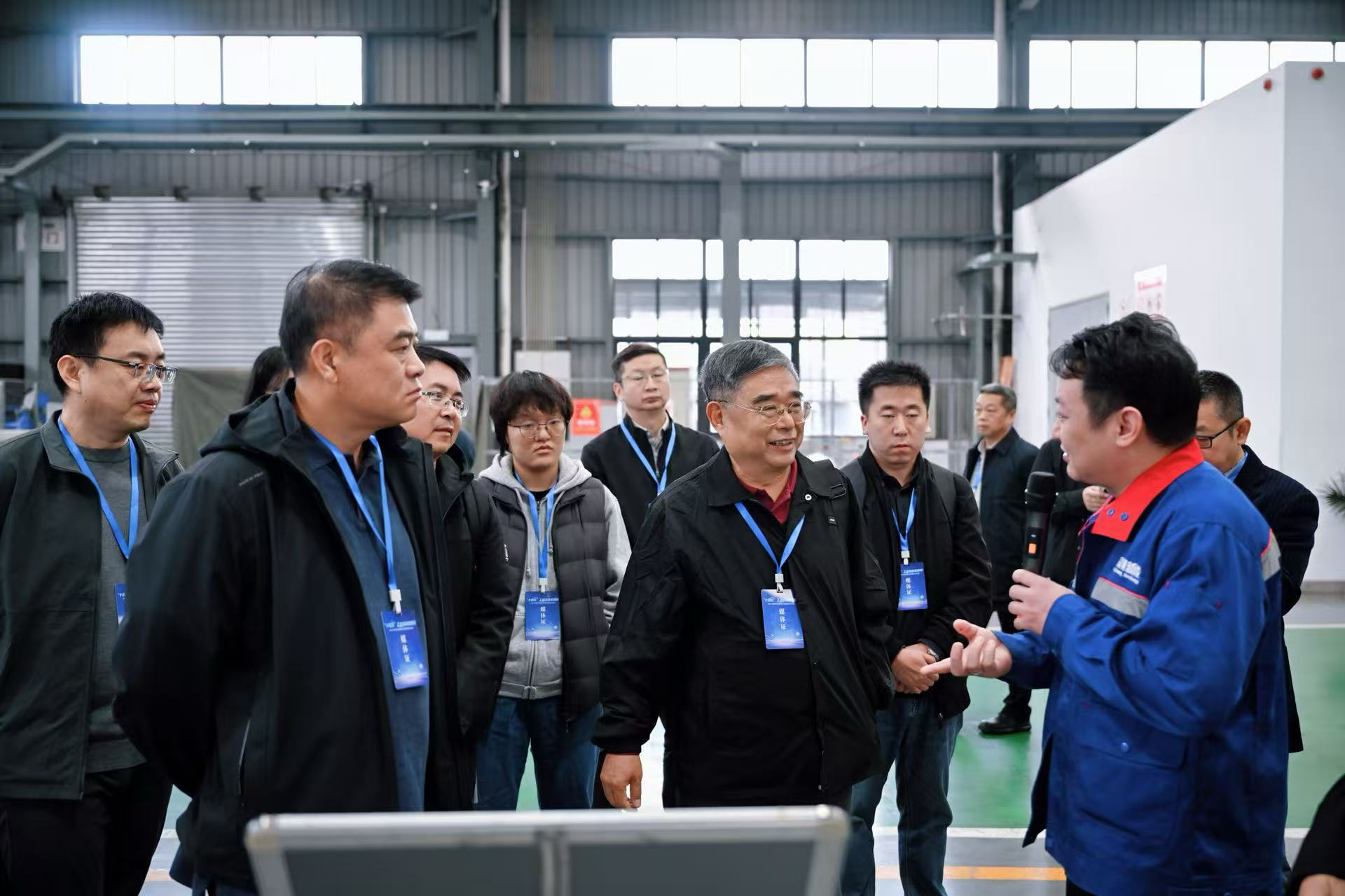 荣创新能：用“小方块”撬动氢能“大市场”丨全国经济媒体社长总编四川行(图3)