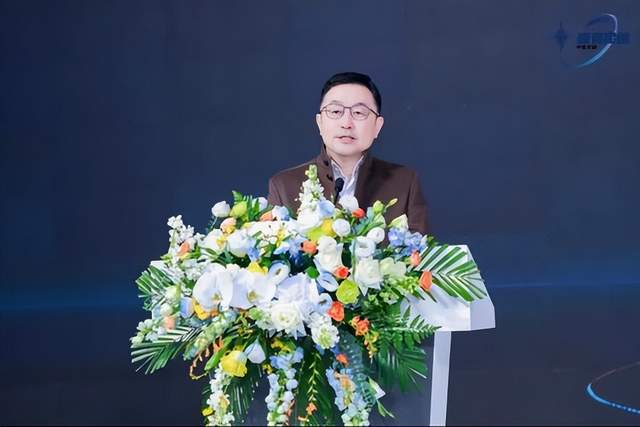 唯有星链I中集车辆携多款明星产品亮相2025中国国际商用车展(图3)