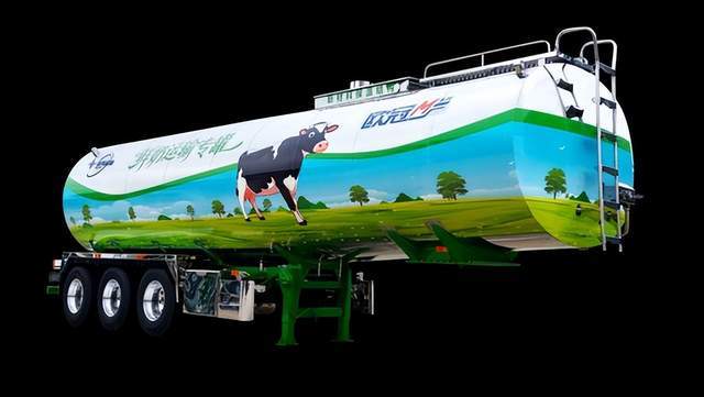 唯有星链I中集车辆携多款明星产品亮相2025中国国际商用车展(图7)