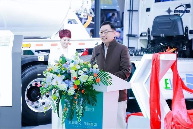 唯有星链I中集车辆携多款明星产品亮相2025中国国际商用车展(图11)