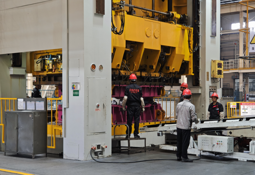 【2025网聚美好安徽】马鞍山：“安徽智造”新能源商用车驰骋世界(图3)