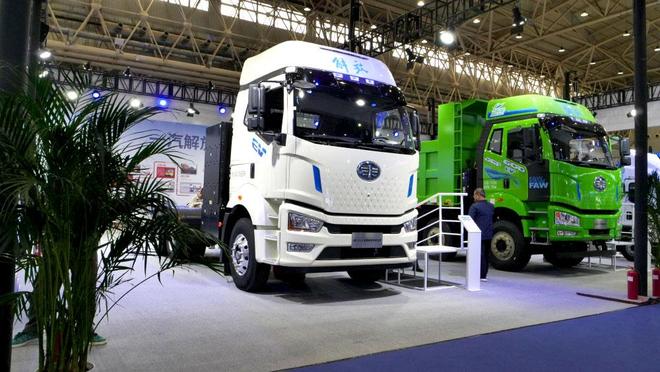 更契合场景需求解放J6L家族纯电产品亮相武汉车展(图2)