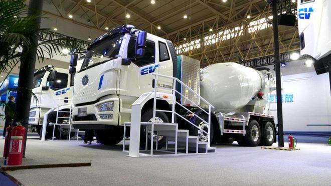 更契合场景需求解放J6L家族纯电产品亮相武汉车展(图3)