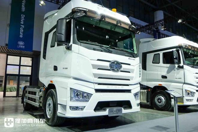 公路列车牵引车、全驱工程车抢眼！解放海外品牌CORTRON来袭实拍带您看亮点车型！(图3)