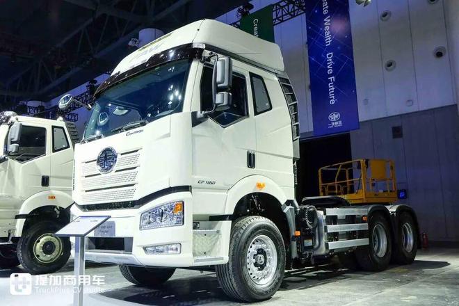 公路列车牵引车、全驱工程车抢眼！解放海外品牌CORTRON来袭实拍带您看亮点车型！(图12)