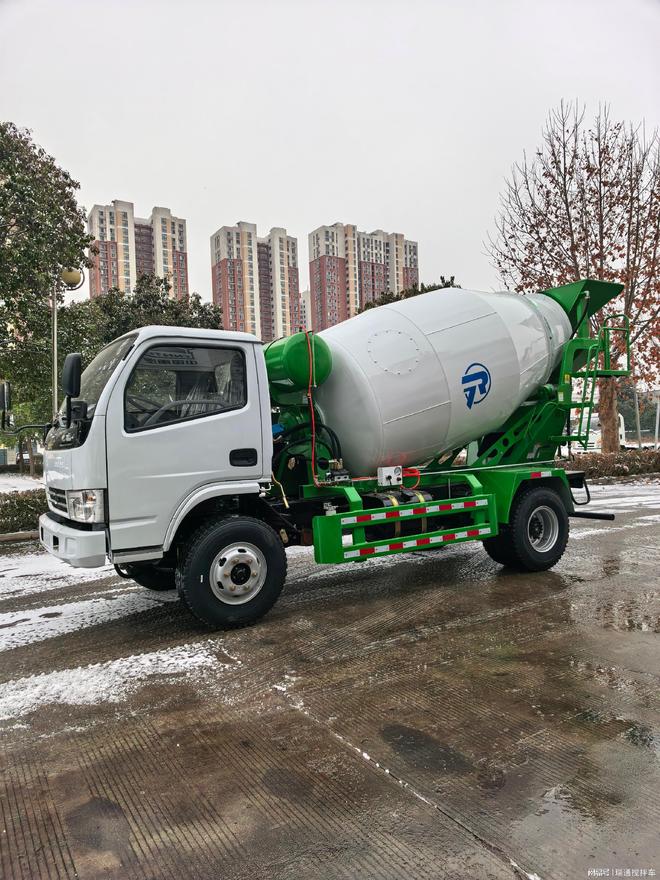 靠谱的混凝土搅拌车厂家实力推荐：工程建设的可靠选择(图2)