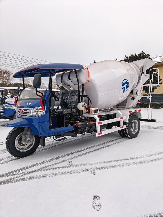 靠谱的混凝土搅拌车厂家实力推荐：工程建设的可靠选择(图1)