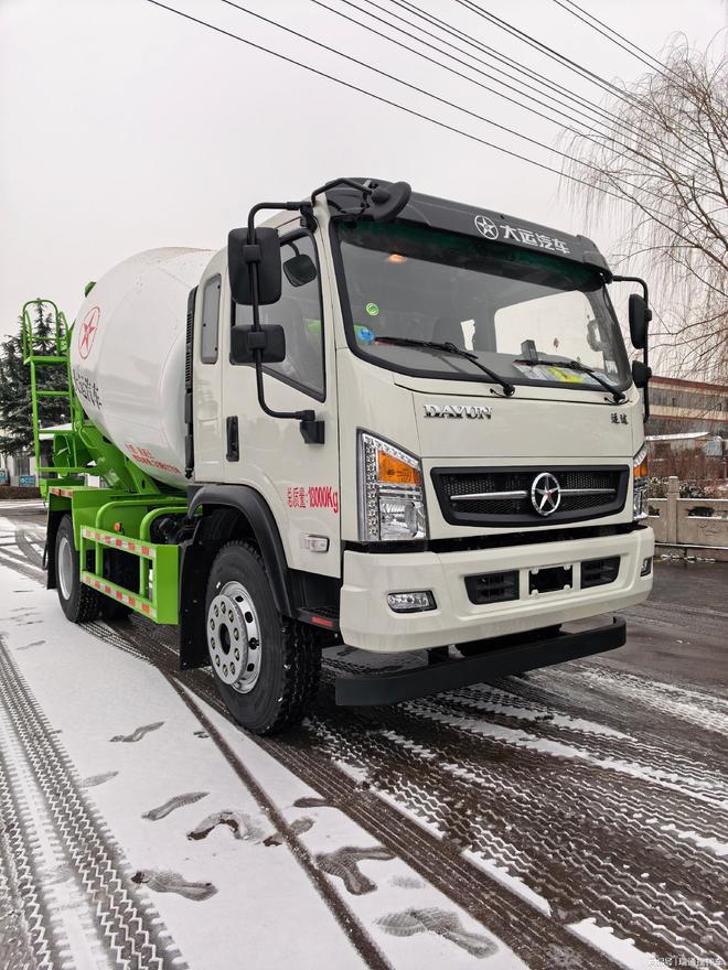 混凝土搅拌车厂家实力推荐：工程建设领域的高效解决方案